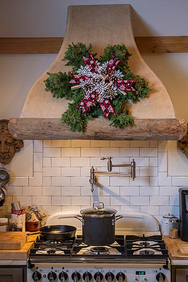 Ideas for Decorating the Kitchen During the Holidays